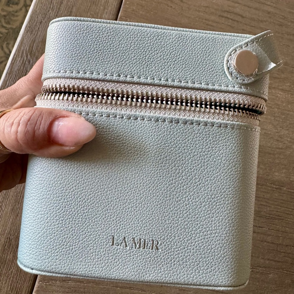 La Mer Vanity Case - Picture 4 of 6
